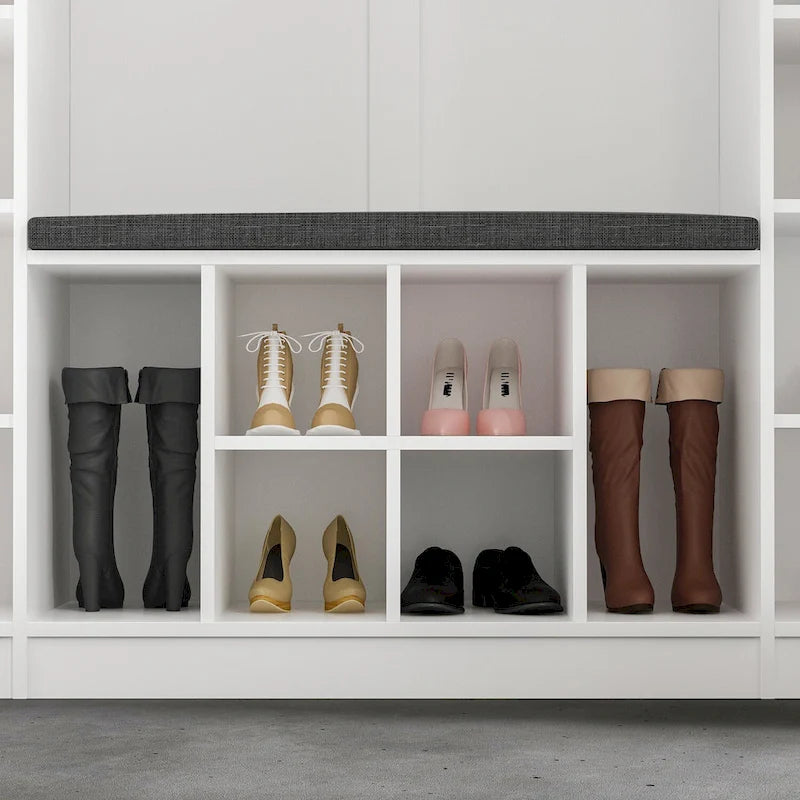Grand rangement d'entrée avec banc à chaussures et armoires d'appoint