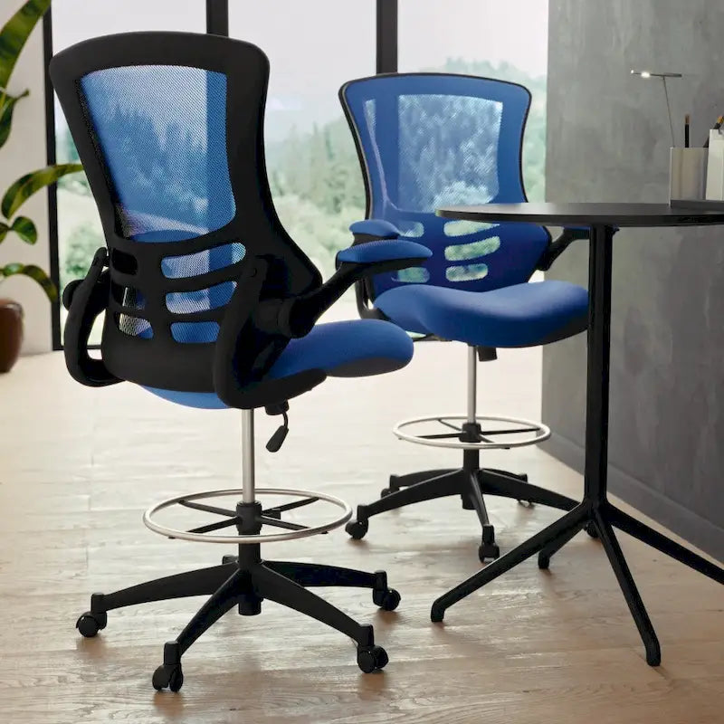 Chaise de bureau ergonomique mi-dossier avec repose-pieds réglable et accoudoirs relevables