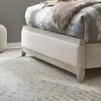 Lit rembourré King California Belmar Taupe lavé et champagne argenté